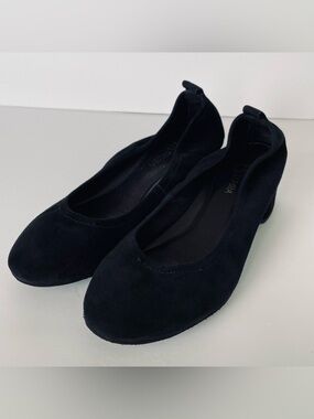 Yosi Samra Black Suede Ballet style heels